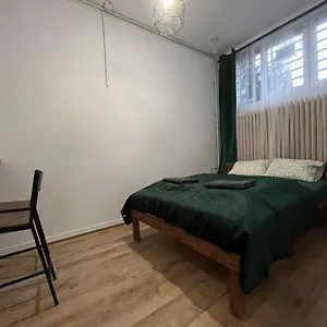  Hostal Tomtom